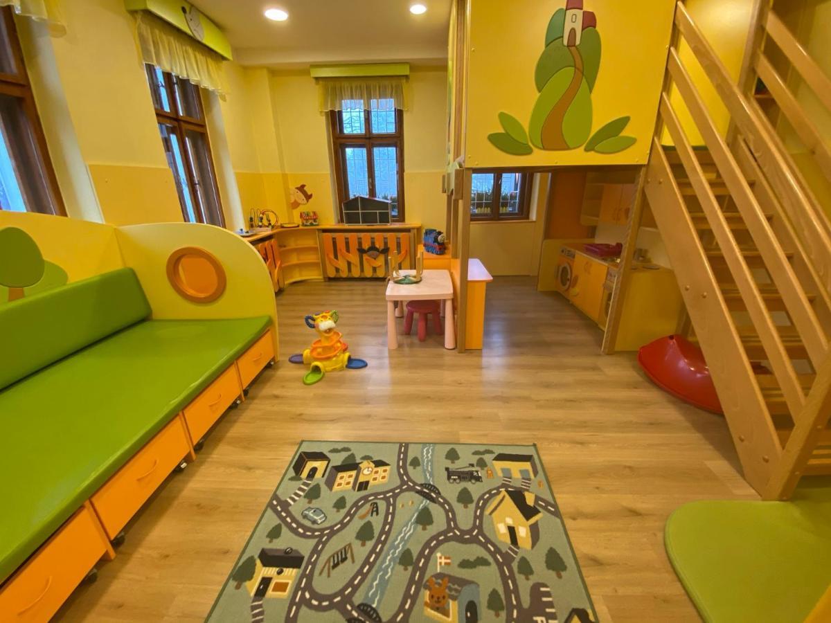 Hotel Peklo Pro Rodiny S Detmi Josefuv Dul Luaran gambar